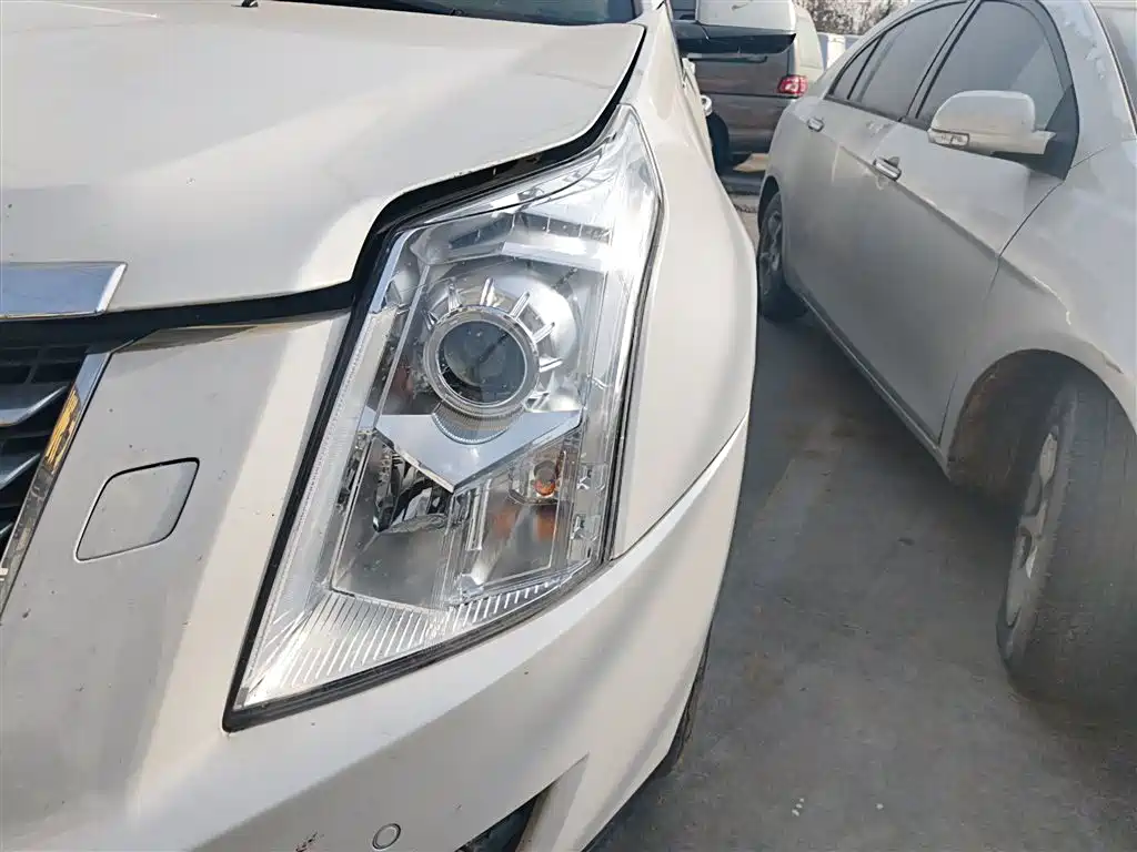 Cadillac SRX 2015 — фото 24