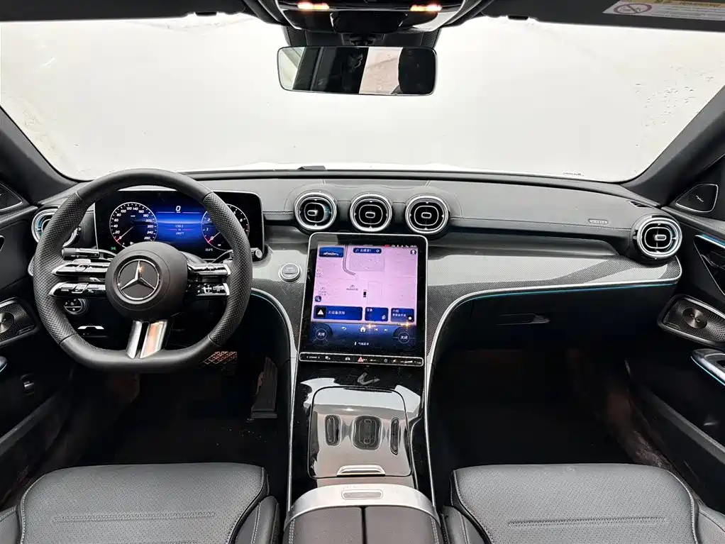 Mercedes-Benz C-Class 2025 — фото 10
