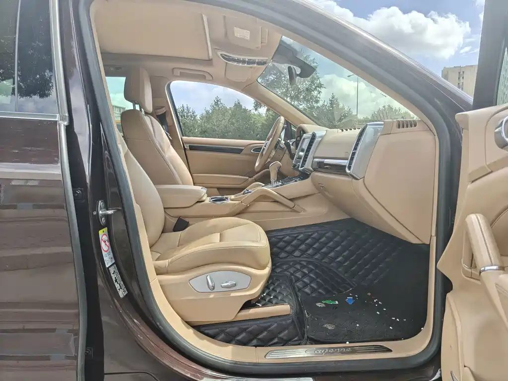 Porsche Cayenne 2017 — фото 10
