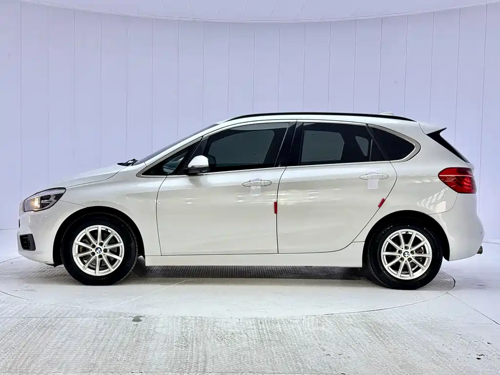 BMW 2 Series Active Tourer 2018 — фото 5
