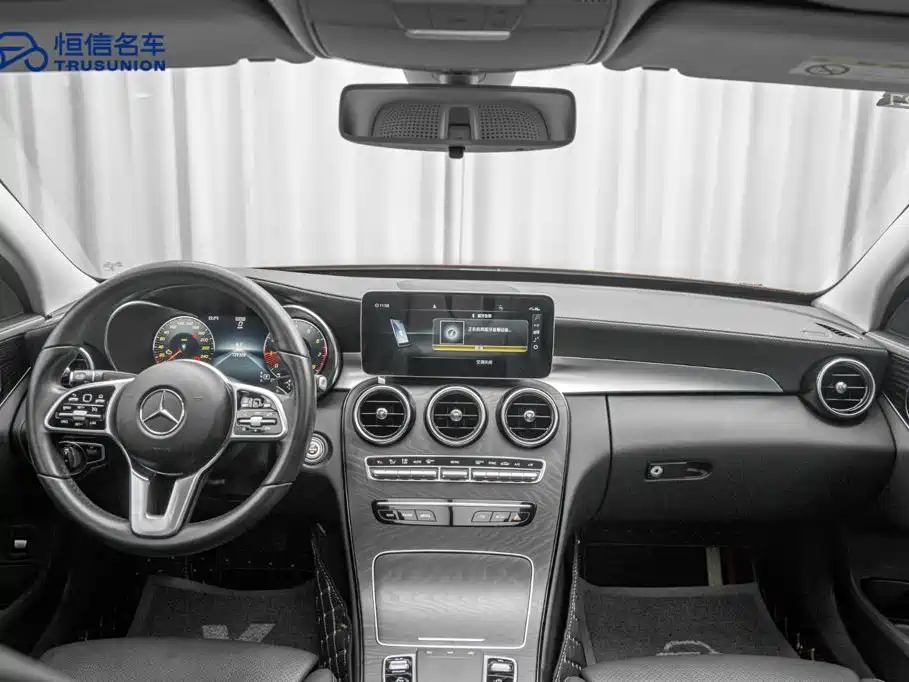 Mercedes-Benz C-Class 2019 — фото 13