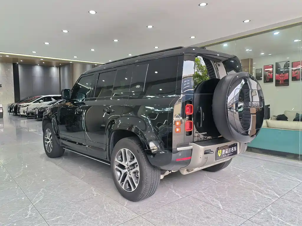 Land Rover Defender 2023 — фото 3