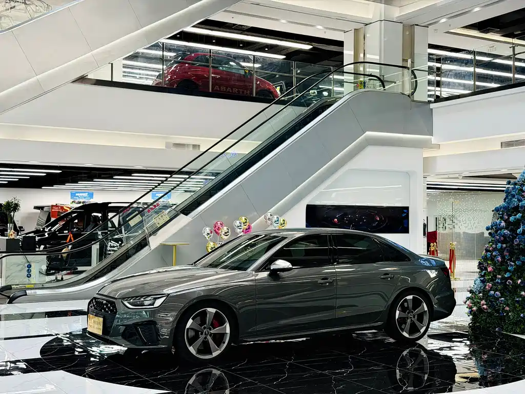 Audi S4 2023 — фото 4