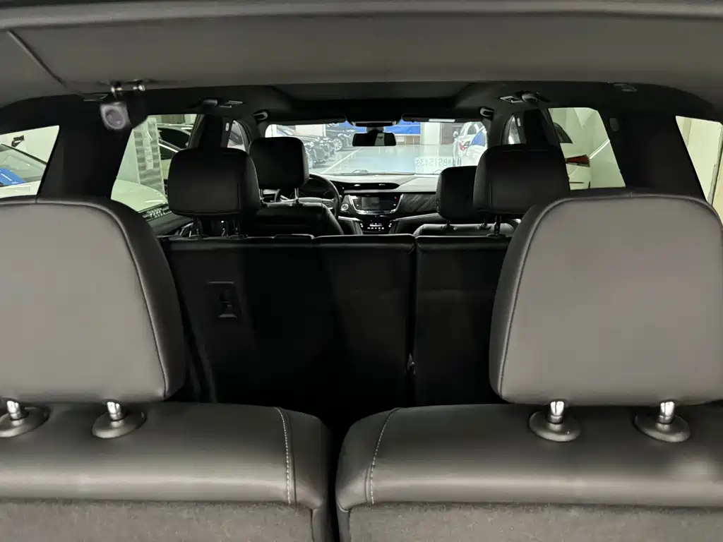 Cadillac XT6 2021 — фото 11