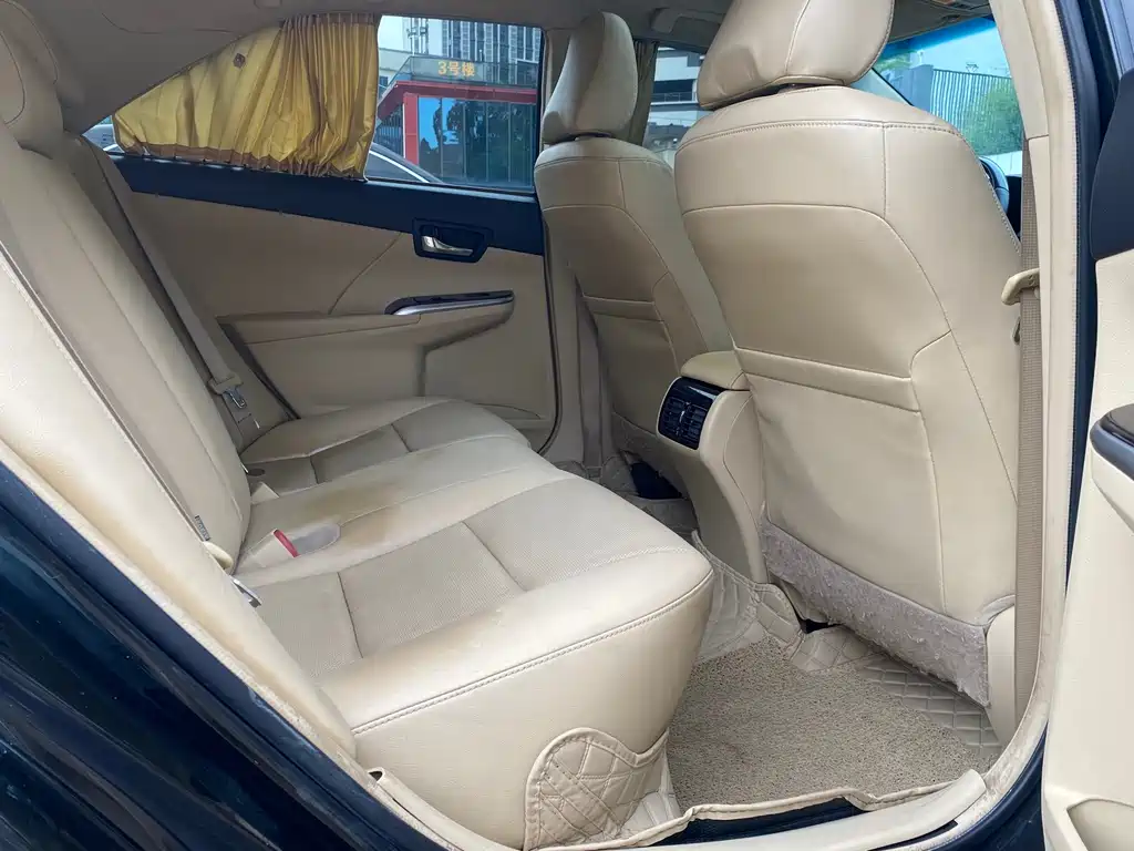 Toyota Camry 2016 — фото 12
