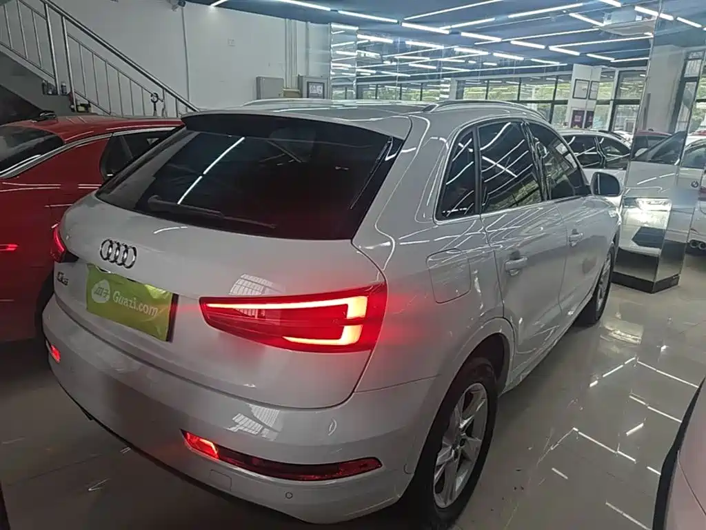 Audi Q3 2019 — фото 7