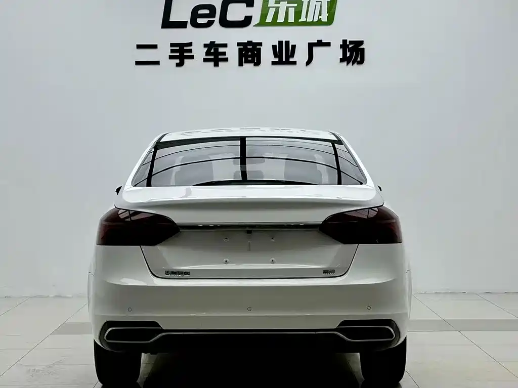 Geely Emgrand 2020 — фото 15