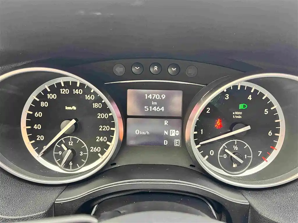 Mercedes-Benz R-Class 2017 — фото 18