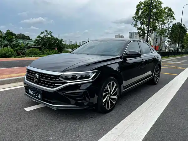 Volkswagen Passat 2023