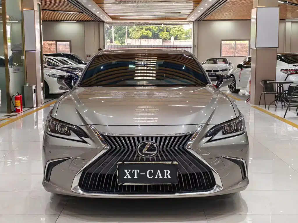 Lexus ES 2020 — фото 2