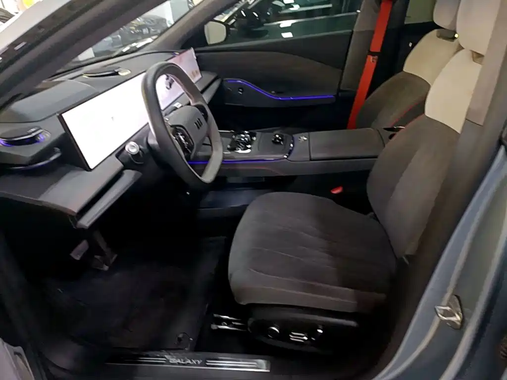 Geely Galaxy E8 2025 — фото 15