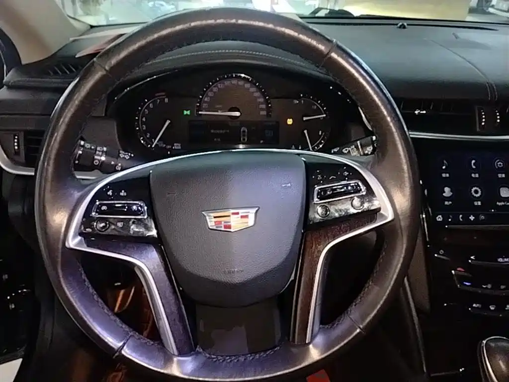 Cadillac XTS 2019 — фото 11