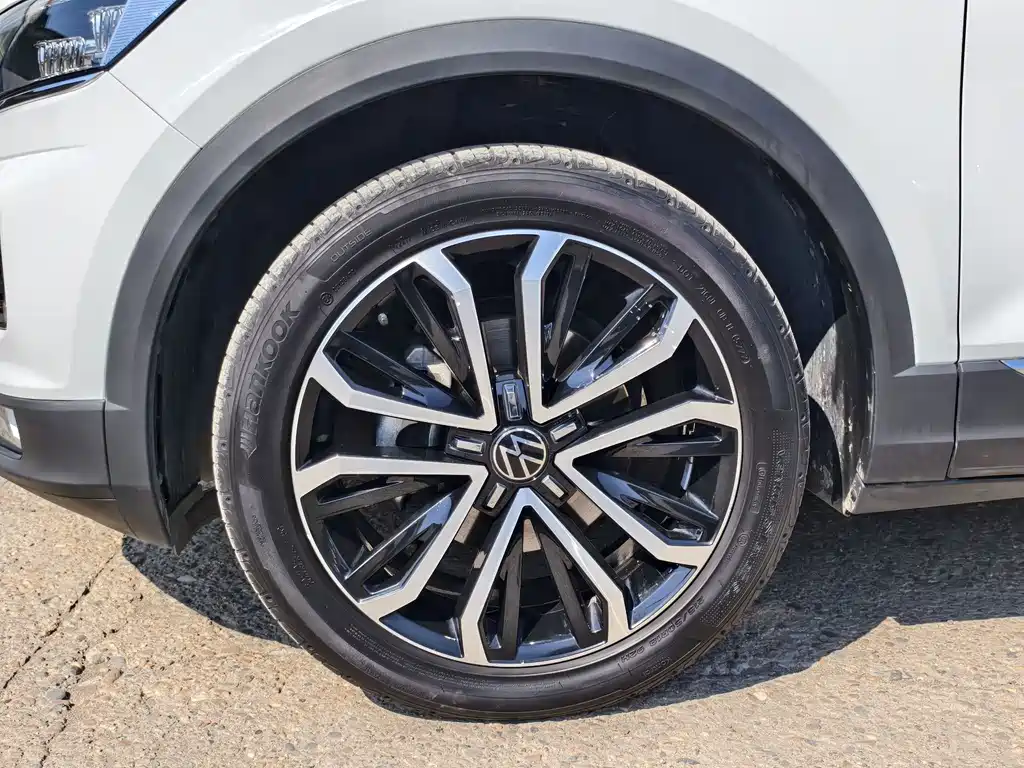 Volkswagen T-Roc 2023 — фото 5