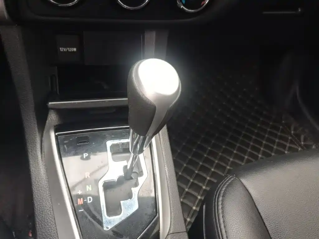 Toyota Corolla 2018 — фото 14