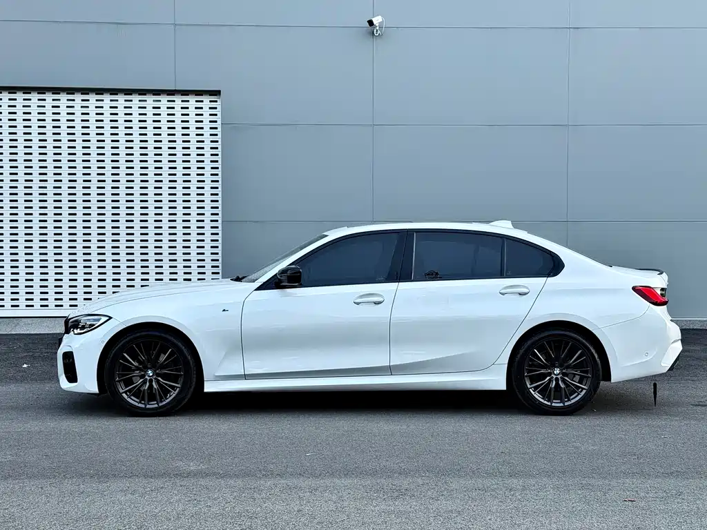 BMW 3 Series 2021