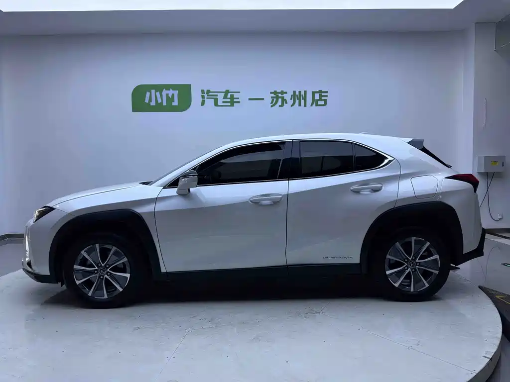 Lexus UX New Energy 2021 — фото 5
