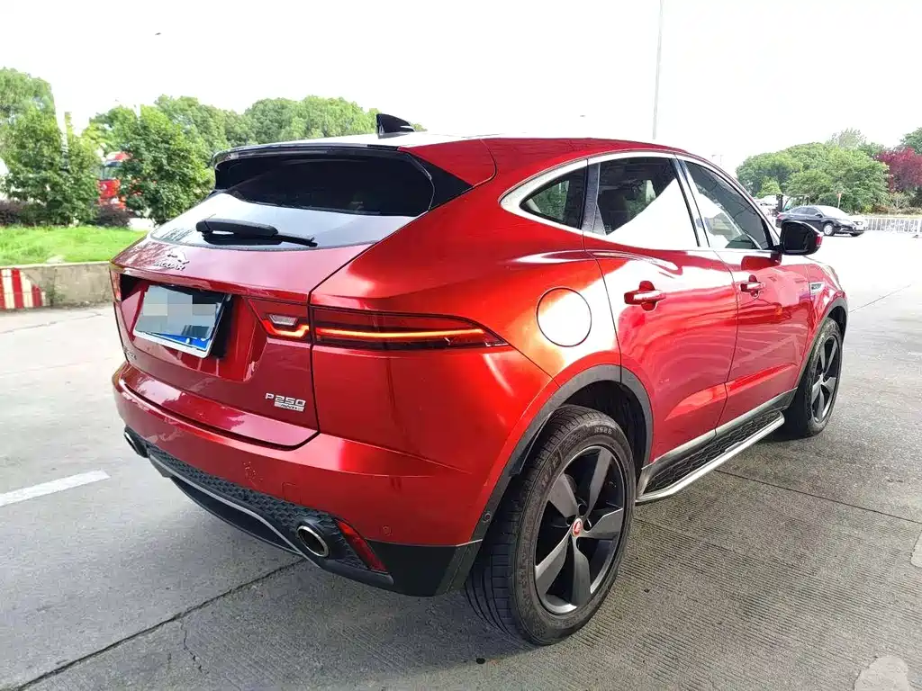 Jaguar E-PACE 2019 — фото 4
