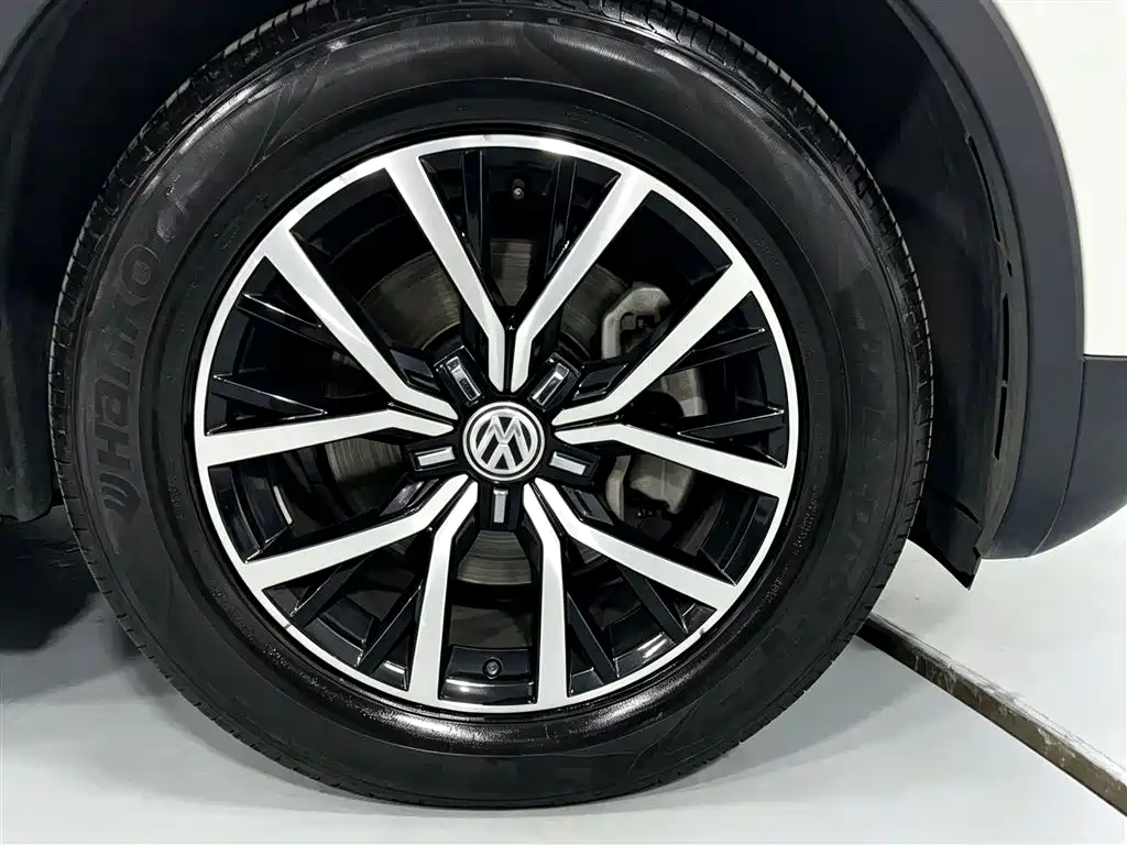 Volkswagen Tiguan L 2018 — фото 13