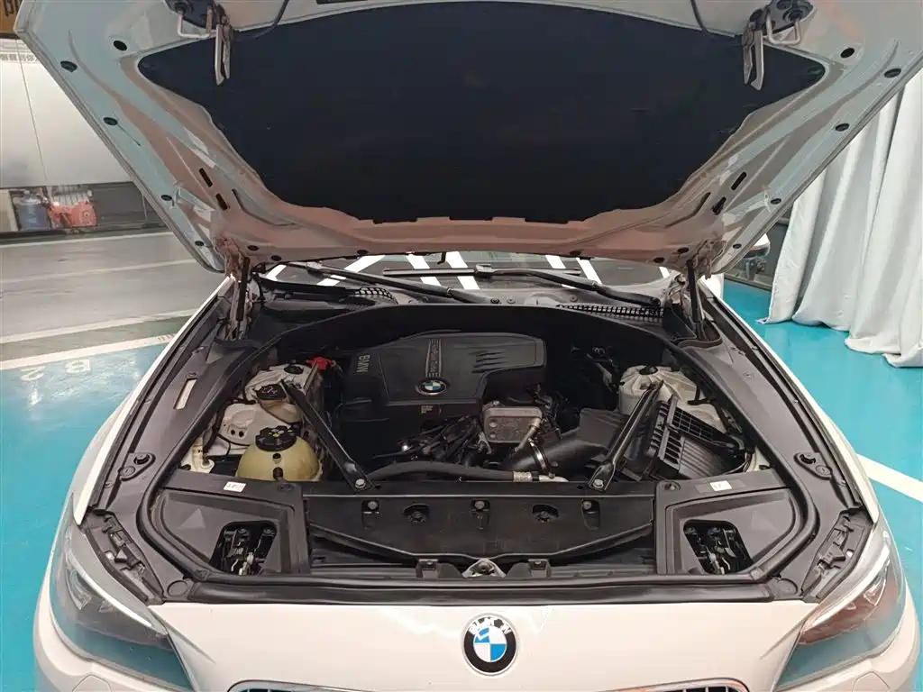 BMW 5 Series 2014 — фото 10