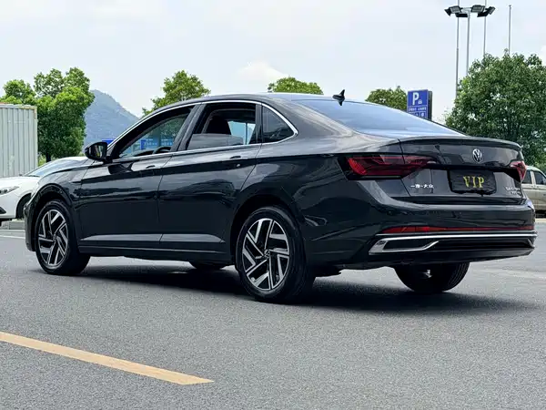 Volkswagen Sagitar 2024