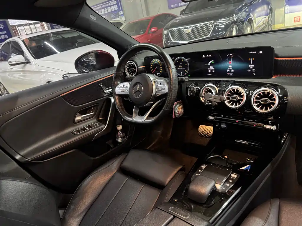 Mercedes-Benz A-Class 2022 — фото 14