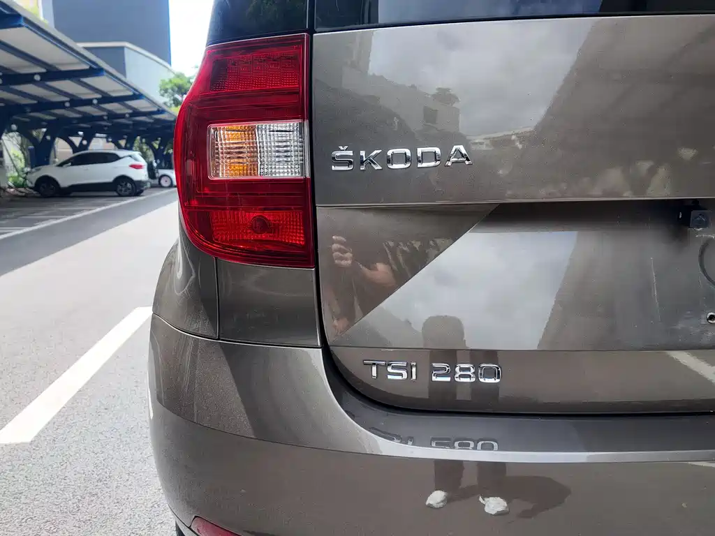 Skoda Yeti 2018 — фото 33