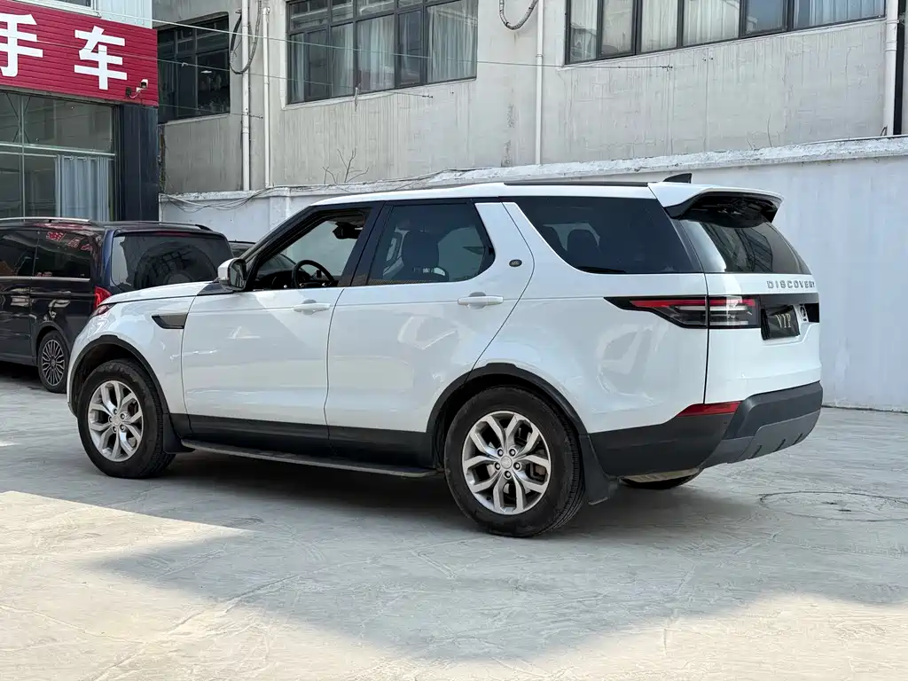 Land Rover Discovery 2018 — фото 6