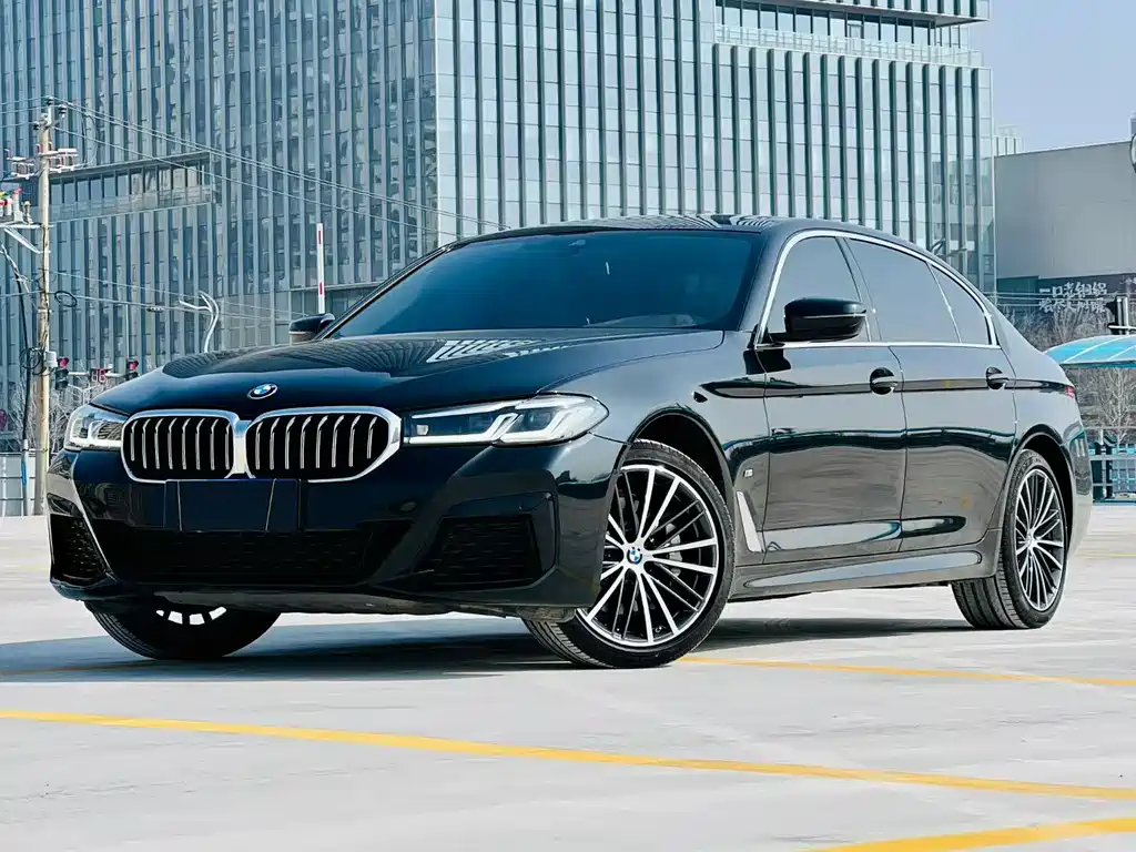 BMW 5 Series 2021 — фото 1