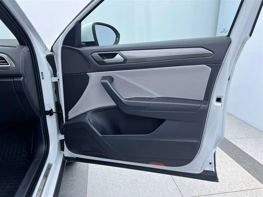 Volkswagen T-Roc 2025 — фото 28