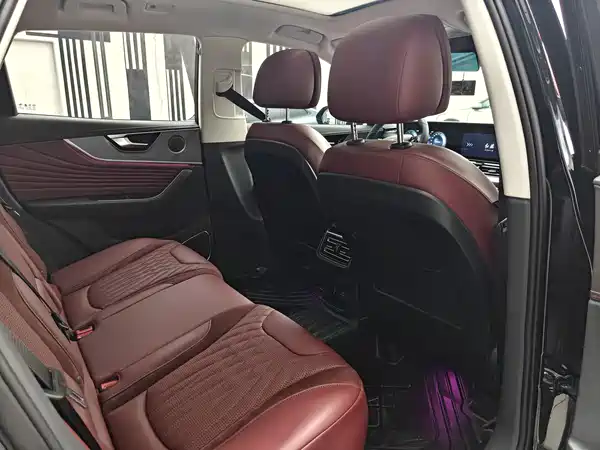 Hongqi HS5 2023