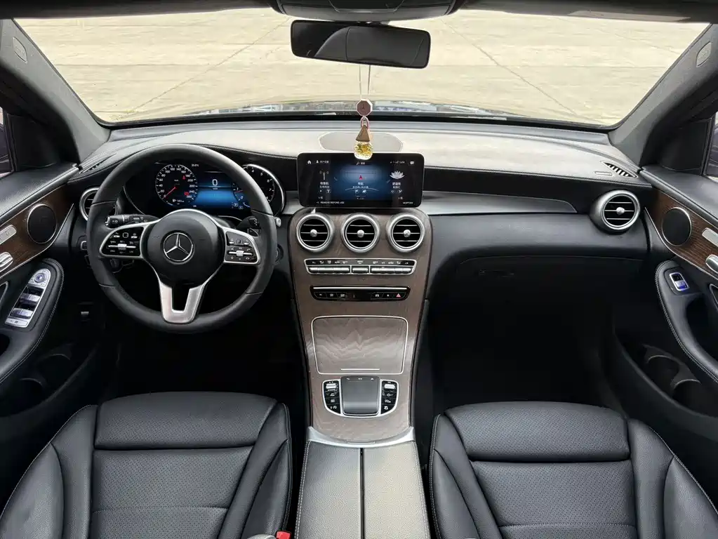 Mercedes-Benz GLC 2023
