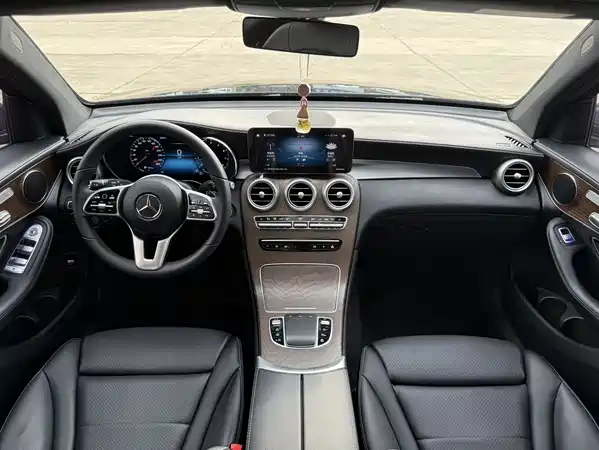 Mercedes-Benz GLC 2023