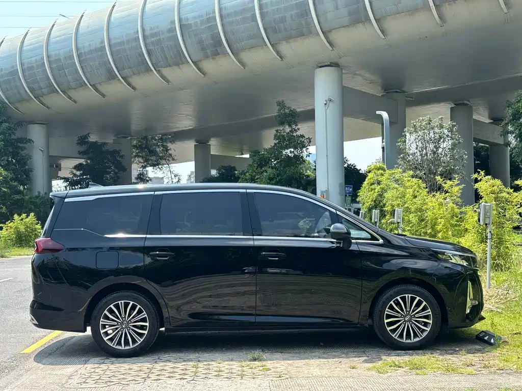 GAC Trumpchi M6 2021 — фото 16
