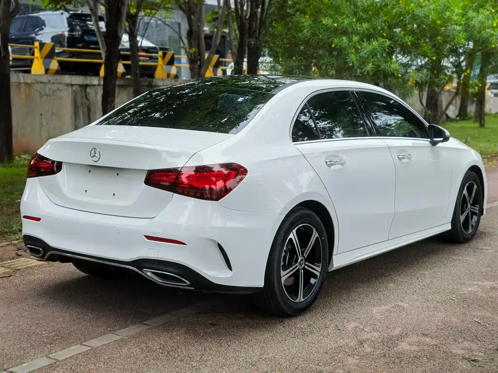 Mercedes-Benz A-Class 2023 — фото 7
