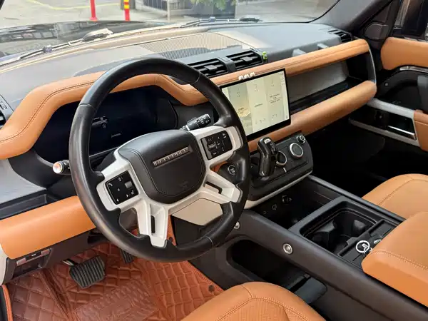 Land Rover Defender 2023