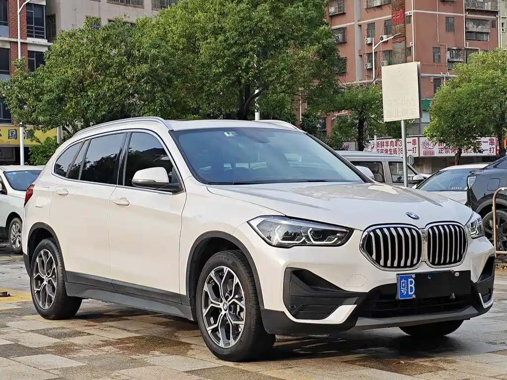 BMW X1 2022 — фото 3
