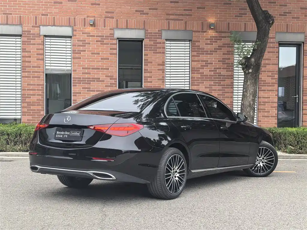 Mercedes-Benz C-Class 2025 — фото 3