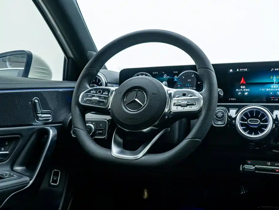 Mercedes-Benz A-Class 2021 — фото 12
