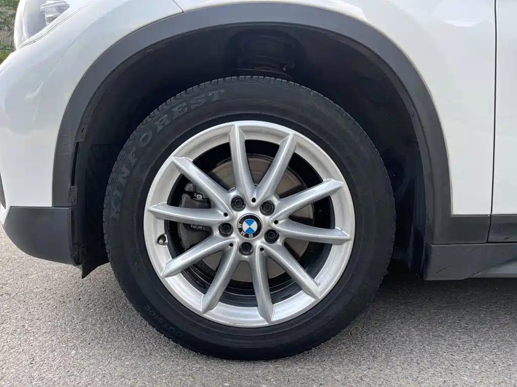 BMW X1 2018 — фото 9