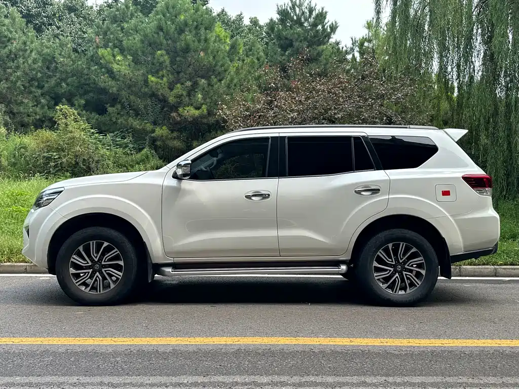 Nissan Terra 2018 — фото 3
