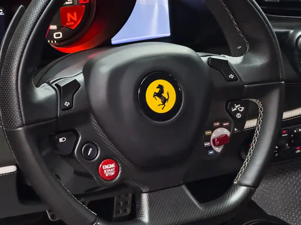 Ferrari 488 2016 — фото 12