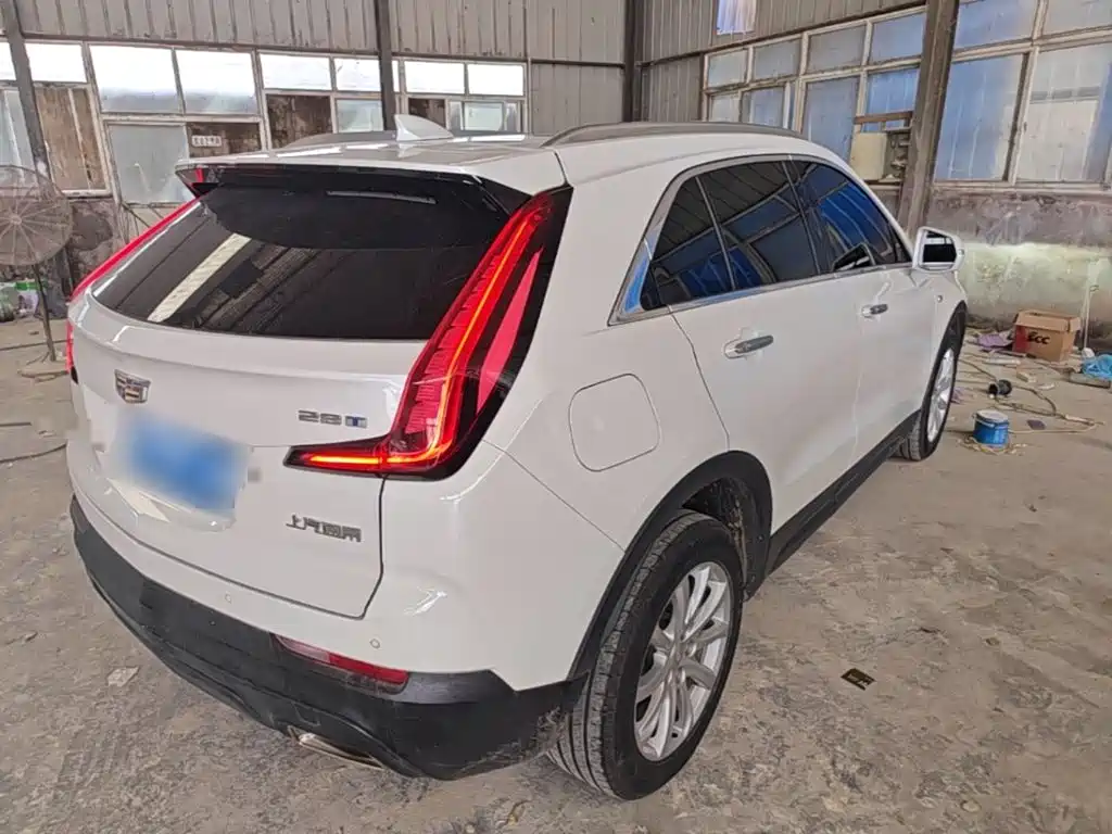 Cadillac XT4 2023 — фото 7