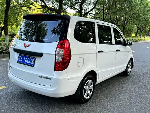 Wuling Hongguang 2018