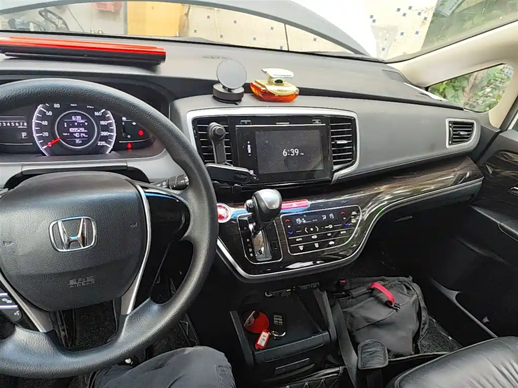 Honda Odyssey 2018 — фото 10