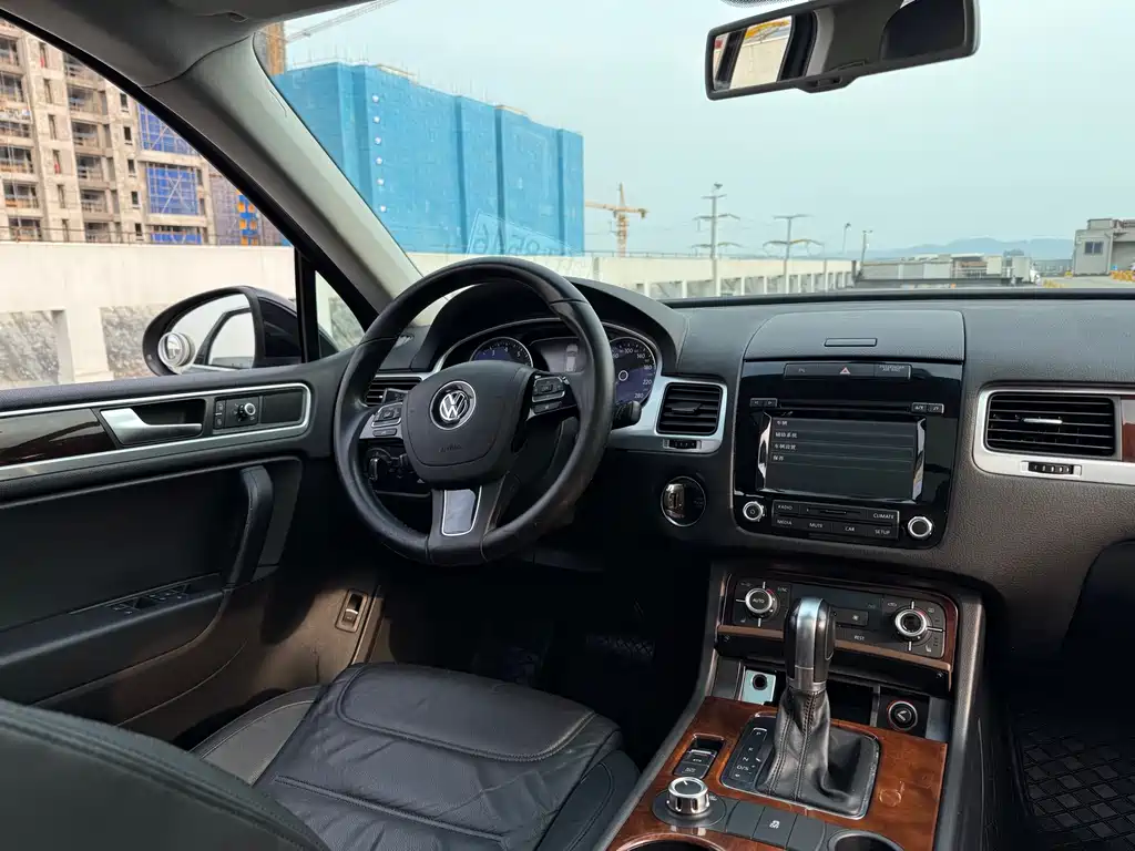 Volkswagen Touareg 2015 — фото 14