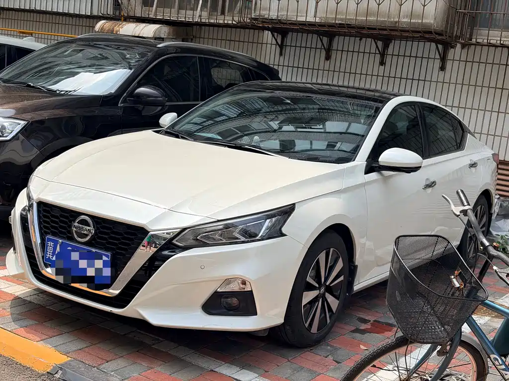 Nissan Teana 2022
