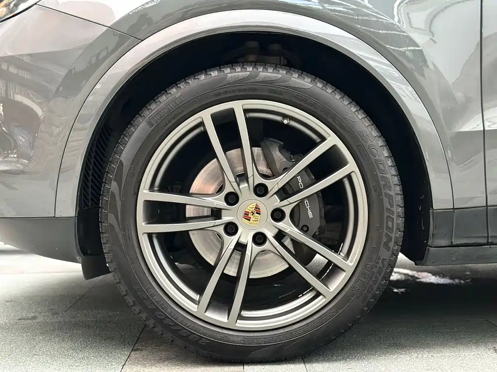 Porsche Cayenne 2020 — фото 15