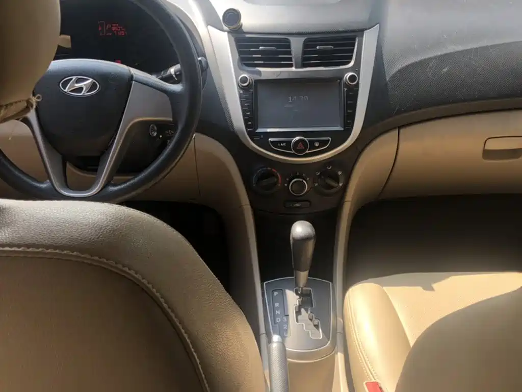Hyundai Accent 2015 — фото 13