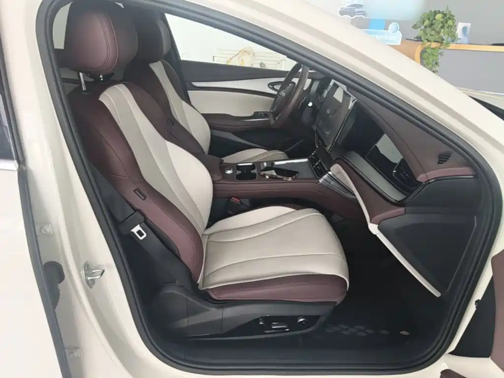 BYD Seal 07 DM-i 2025 — фото 25