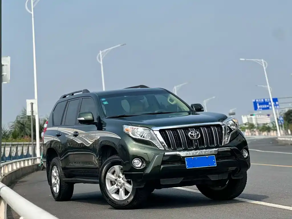 Toyota Prado 2017 — фото 3